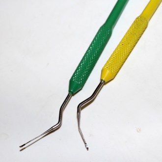 Stainless steel grafting tool for queen larvae - right